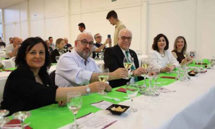 Más de 200 personas participaron en el maridaje solidario de las XIII Jornadas ‘Alma del Vino’