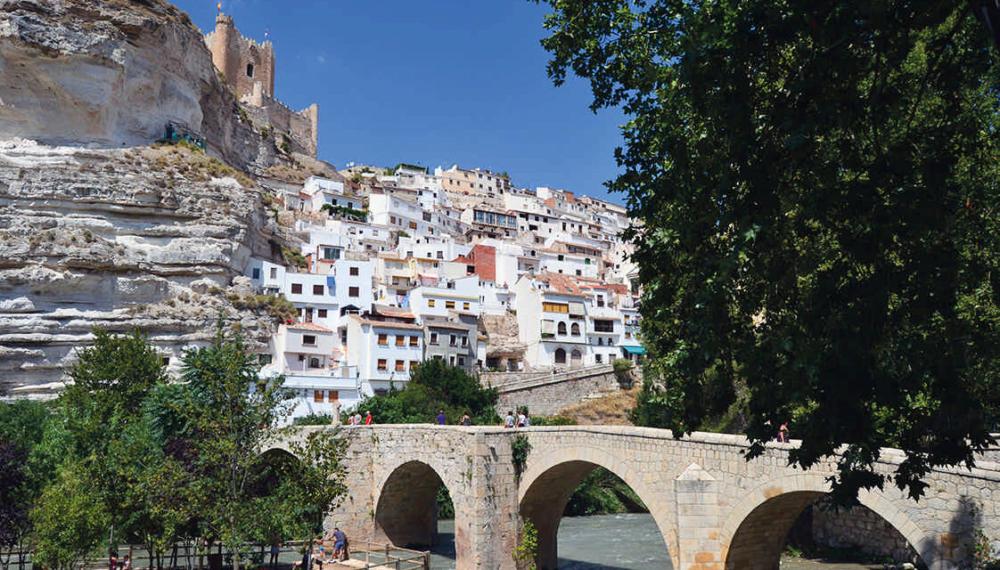 Alcalá del Júcar, historia y naturaleza