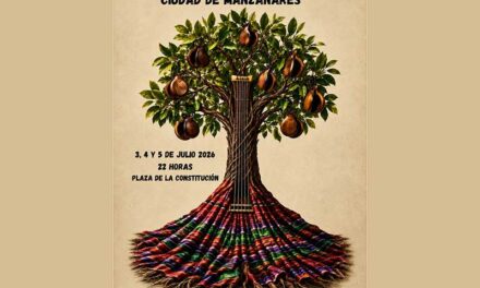 El folklore de Extremadura, Valencia y Castilla-La Mancha se da cita este fin de semana en la plaza de la Constitución
