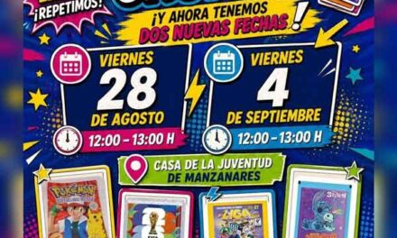 Gran éxito de las quedadas para intercambiar cromos en la Casa de la Juventud