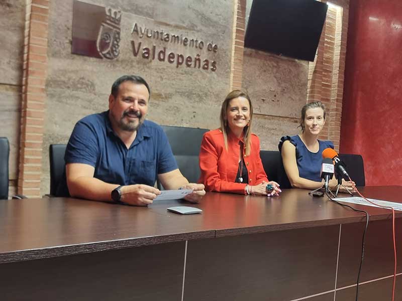Valdepeñas conmemora el 30 aniversario de su hermanamiento con la ciudad de Cognac