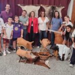 Valdepeñas pone en valor la artesanía tradicional con un taller didáctico sobre el oficio del botero